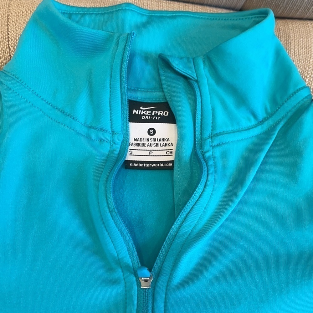 Nike Dri-Fit 1/2 Half Zip Pullover Top - Picture 3 of 7